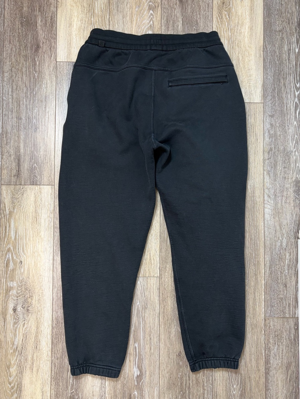 Lululemon Men’s Heavyweight Fleece Joggers in Black - Picture 10 of 12